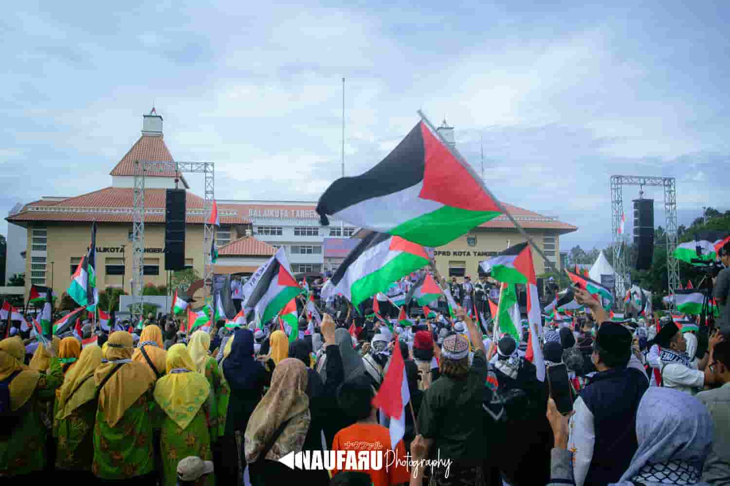Fotografi dokumentasi aksi damai bela Palestina di Balai Kota Tangerang oleh NaufaRu